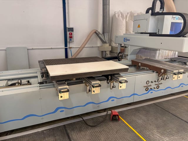CNC Machine Centres With Pod And Rail WEEKE VENTURE 3 L