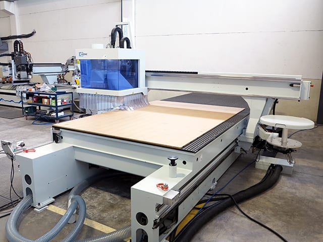 CNC Machine Center with NESTING Table WEEKE BHP 210