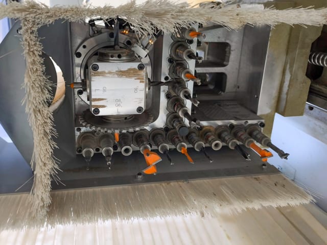 CNC Machine Centers For Routing, Drilling And Edgebanding. HOMAG BAZ 211/VENTURE 20L