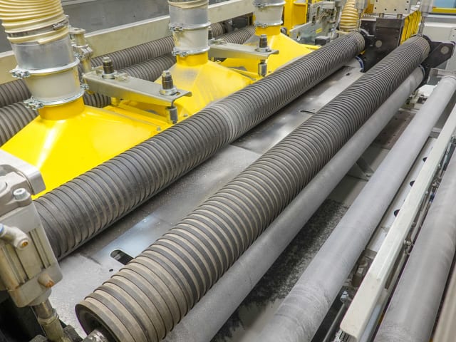 Squaring Lines KRAFT + AVERCON + FRAXINUS FLOORING PRODUCTION LINE