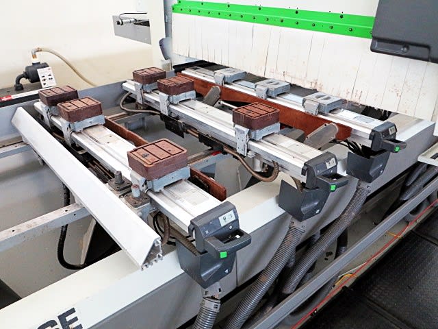 Centre d'usinage à ventouses BIESSE ROVER A-S 1332