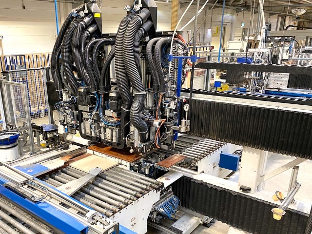 钻孔与嵌入生产线 PRIESS BAT-DTW-CNC