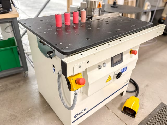 Односторонний Кромкооблицовочный Станок SCM e 20