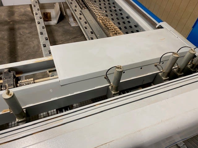 前上料裁板锯机 HOLZMA HPP 380/38/38