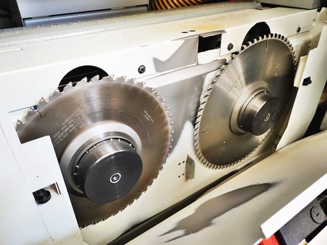 Plattensäge mit automatischer Beschickung SELCO WNT 610