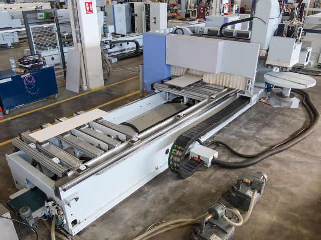 Centra Obróbcze Z Oklejaniem Krawędzi HOMAG BMG 311 VENTURE 320 L