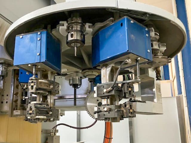 CNC Machine Centers For Routing, Drilling And Edgebanding. HOMAG BAZ 211/VENTURE 20L