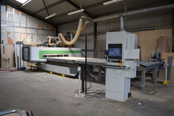 Centre d'usinage avec table NESTING BIESSE ROVER B 2231 FT WITH PUSH OFF