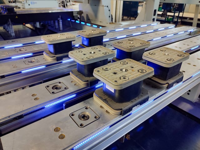 CNC Machine Centres For Routing, Drilling And Edgebanding. HOMAG BMG 512/40/15/F/V/K