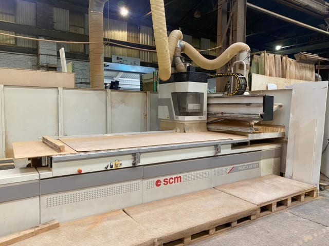 Centre d'usinage avec table NESTING SCM PRATIX 48 NST