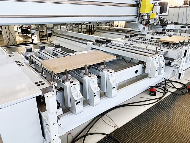 CNC Machine Centers For Routing, Drilling And Edgebanding. HOMAG BAZ 220/50/18/3/K PROFI