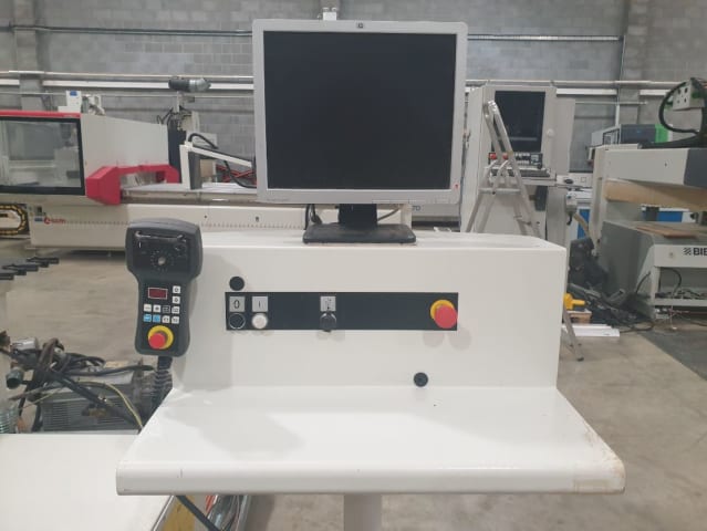 真空吸盘式加工中心 SCM TECH Z2 31-C