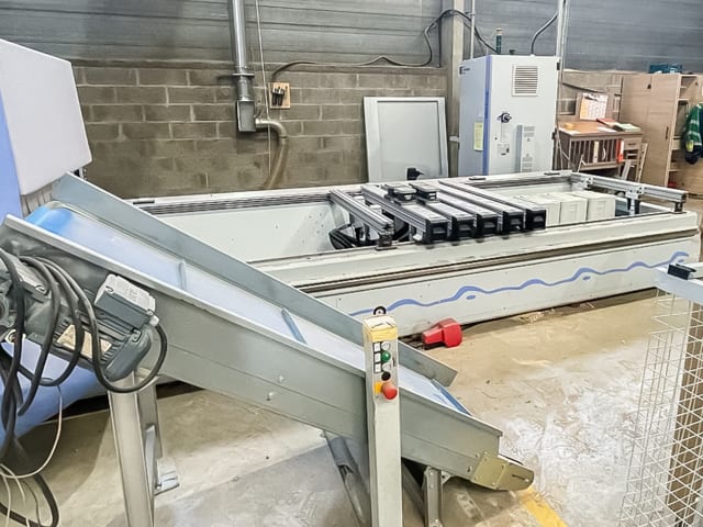 Bearbeitungszentrum mit Kantenverleimung HOMAG BMG311 VENTURE320XXL