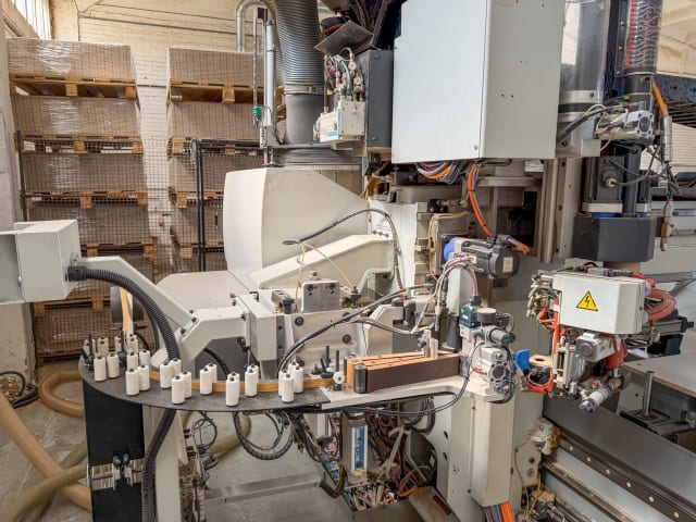 CNC Machine Centres For Routing, Drilling And Edgebanding. BIESSE ROVER A 1332 ATS EDGE