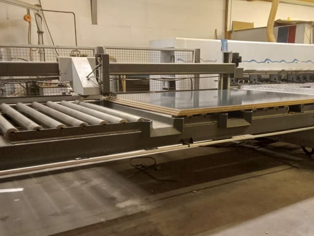 Scie À Panneaux À Chargement Frontal HOLZMA HPP 510/43/43