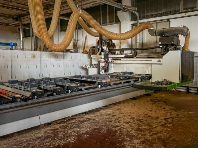 CNC Machine Centres For Routing, Drilling And Edgebanding. BIESSE ROVER B EDGE 1950