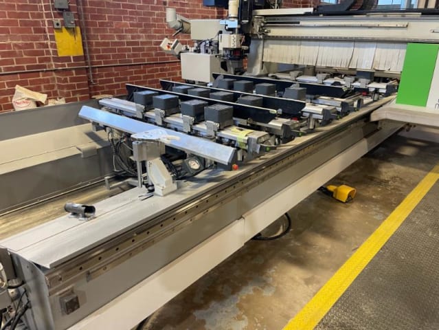 CNC Machine Centres For Routing, Drilling And Edgebanding. BIESSE Rover B Edge 1667