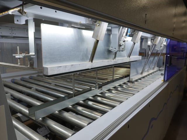 Cardboard Closing Stations LIGMATECH VKV 710/25/11/R