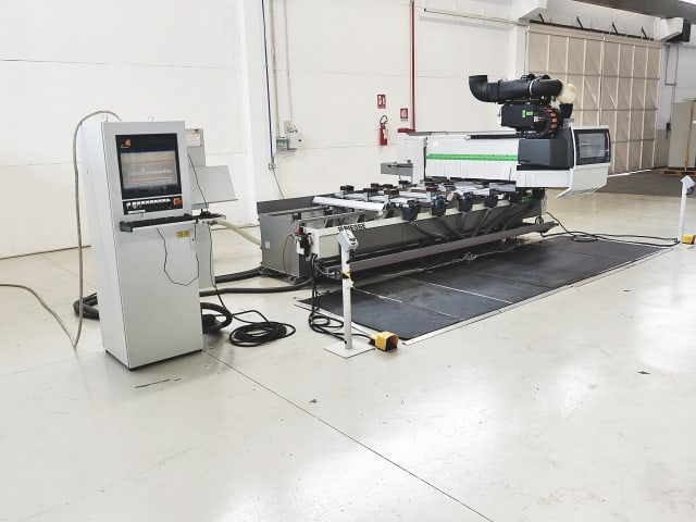 Centro di lavoro a Ventose BIESSE ROVER A 1332 ATS