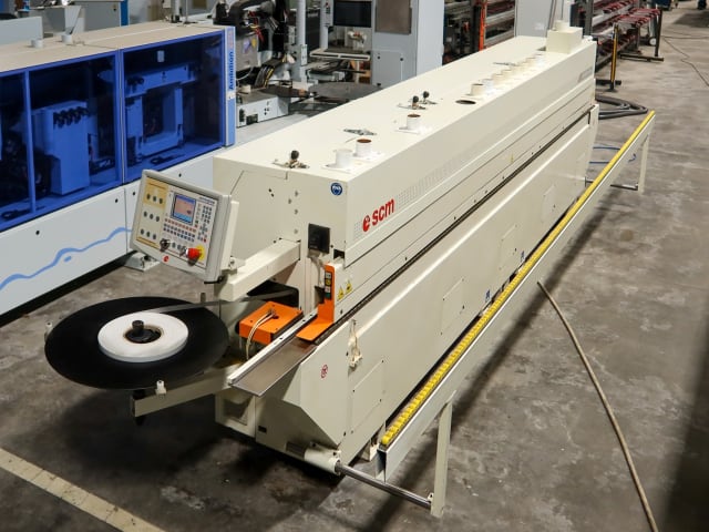 Máquina De Colar Bordos Simples SCM OLIMPIC K 1000