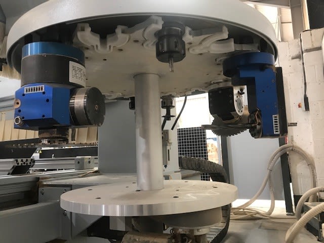 CNC Machine Centers With Pod And Rail WEEKE BMG211 VENTURE 220m