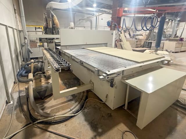 Centro di lavoro con piano NESTING SCM MORBIDELLI N200
