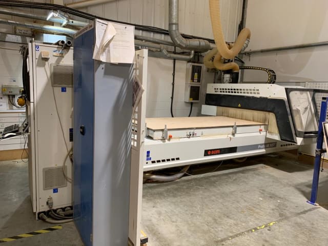 Centro di lavoro con piano NESTING SCM PRATIX 48 NST