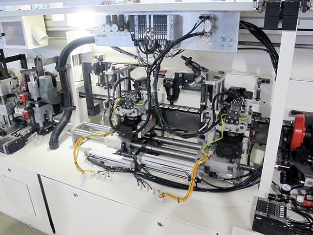 Einseitige Kantenanleimmaschine IMA ADVANTAGE 60