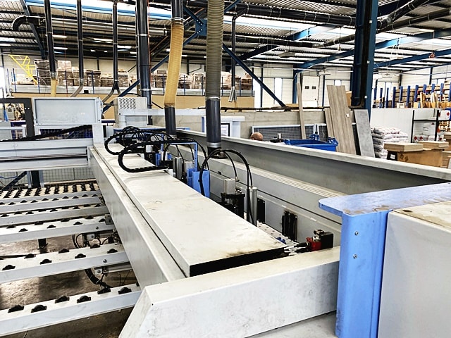 Scie À Panneaux À Chargement Automatique HOLZMA HPL 430/43/22