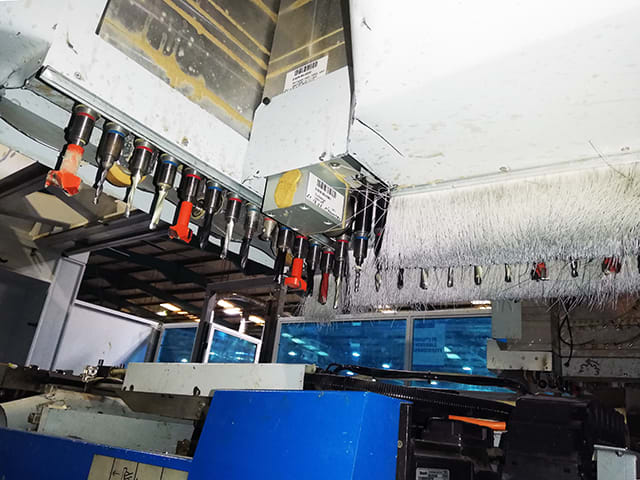 Elastyczna wiertarko-wklejarka WEEKE BHT 500