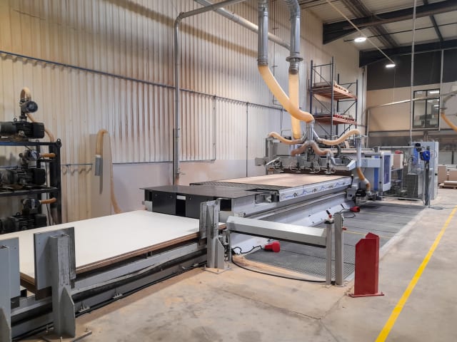 CNC Machine Centres With Flat Tables WEEKE VANTAGE 200