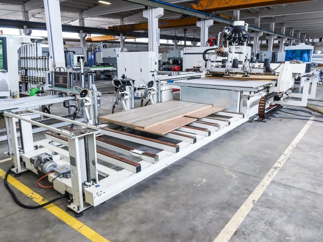 CNC Machine Center with NESTING Table MORBIDELLI UNIVERSAL 3622 NESTING CELL