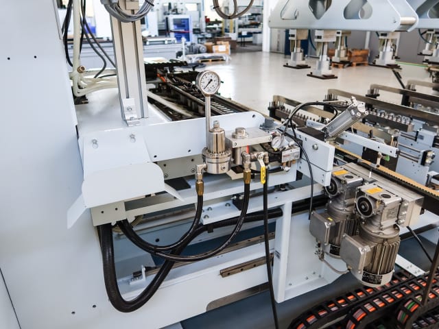 Perforadora-Brochadora Automática WEEKE BST 500