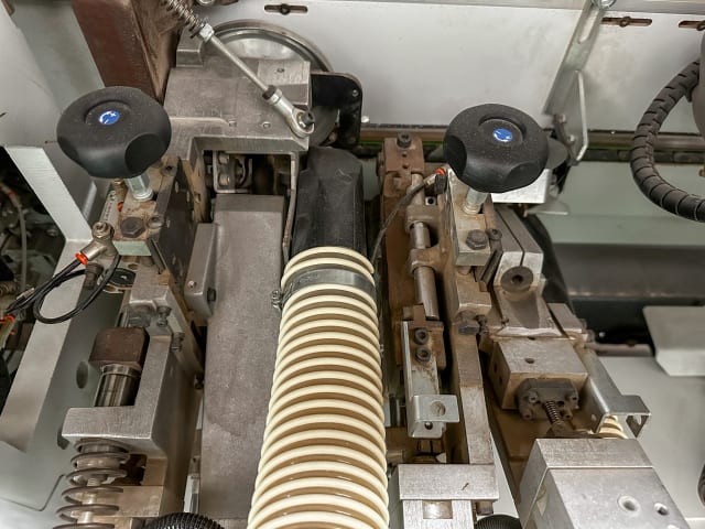 Einseitige Kantenanleimmaschine BIESSE AKRON 1440 A