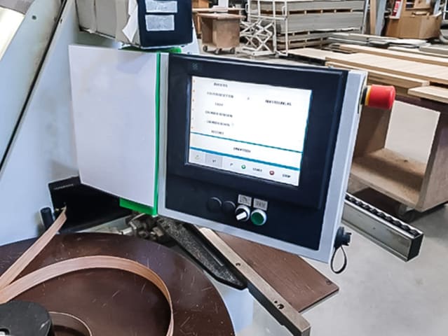 Einseitige Kantenanleimmaschine BIESSE AKRON 440