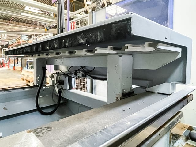 Bearbeitungszentrum mit Kantenverleimung HOMAG BMG311 VENTURE320XXL