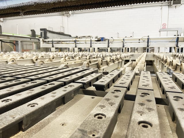 Seccionadoras Angulares SELCO WNAR 600 SHUTTLE SYSTEM