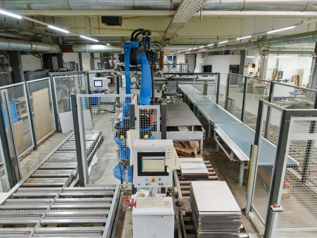 Pierwsza partia okleinowania HOMAG + KUKA KFL10 + KR