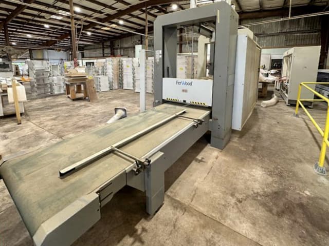 Korpuspresse COMIL CF 2000