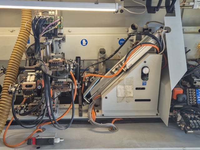 Single Sided Edgebanders BIESSE AKRON 440