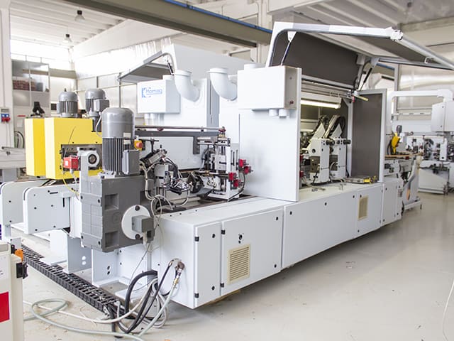 Doppelseitige Kantenanleimmaschine HOMAG KL 26/05/A12/25