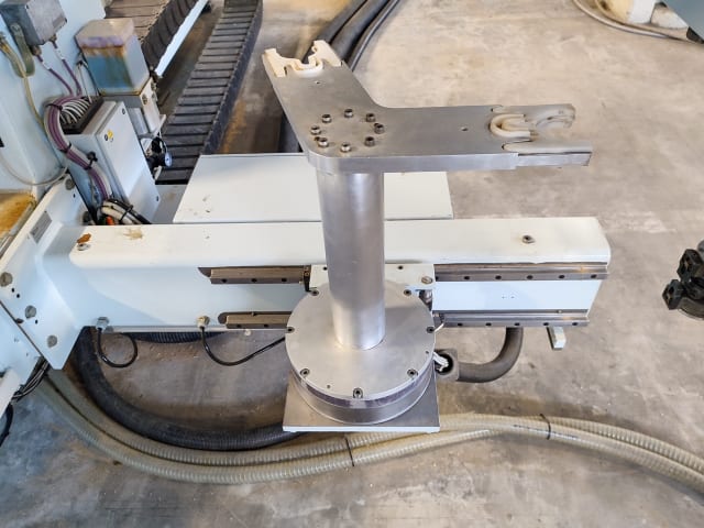CNC Machine Centres For Routing, Drilling And Edgebanding. HOMAG BMG 512/40/15/F/V/K