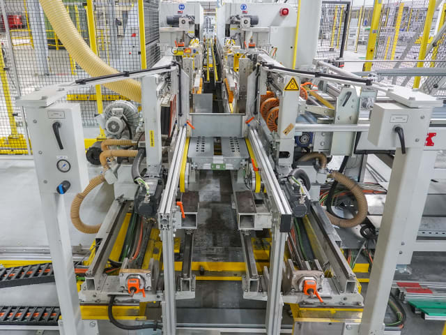 Squaring Lines KRAFT + AVERCON + FRAXINUS FLOORING PRODUCTION LINE