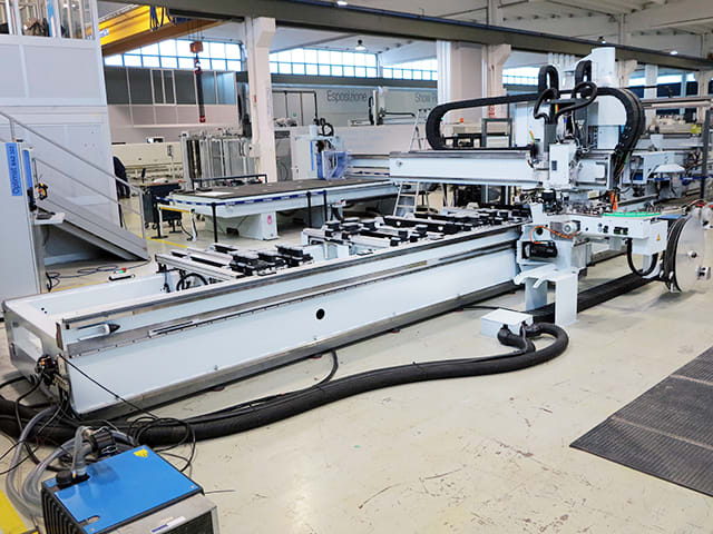 CNC Machine Centres For Routing, Drilling And Edgebanding. HOMAG BAZ 322/60/AP