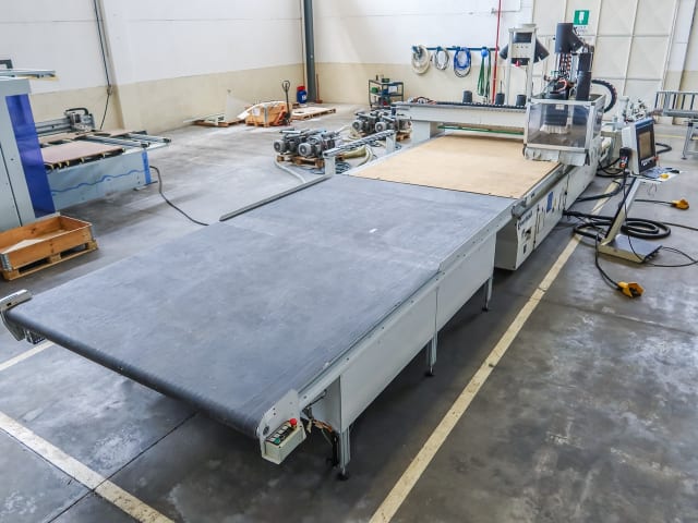 CNC Machine Center with NESTING Table MORBIDELLI UNIVERSAL 3622 NESTING CELL