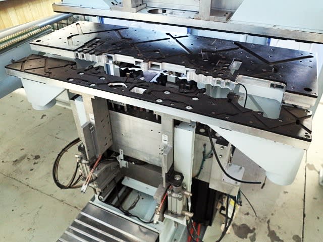 Máquina flexible de perforación WEEKE BHX 500