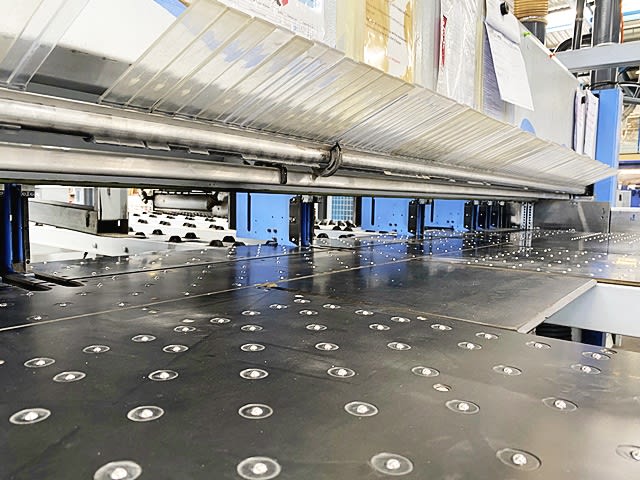 Scie À Panneaux À Chargement Automatique HOLZMA HPL 430/43/22