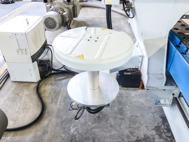 네스팅 작업대가 있는 머시닝 센터 WEEKE BHP 210