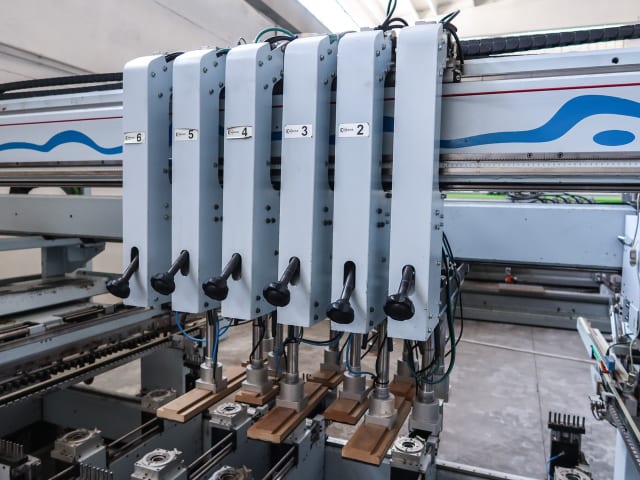 Aвтоматический дыропробивной станок WEEKE BST 500