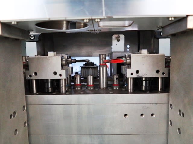 Máquina flexible de perforación WEEKE BHX 500